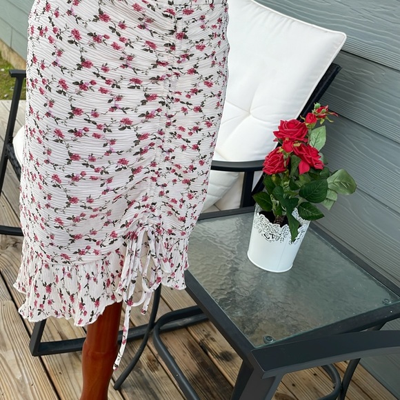 Lulus Vintage Floral Mini Skirt (Size: Small) - Picture 3 of 8